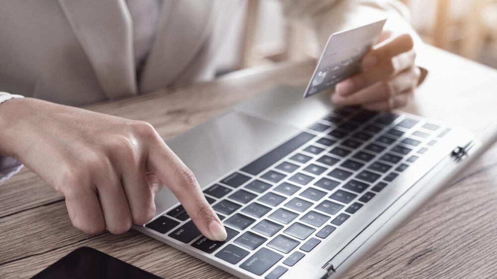 Liquid Web Releases Ecommerce Prep Guide to Maximize Holiday Revenue