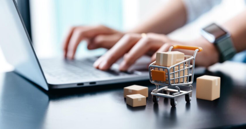 73% of U.S. Shoppers Target Discount Retailers This Holiday Season