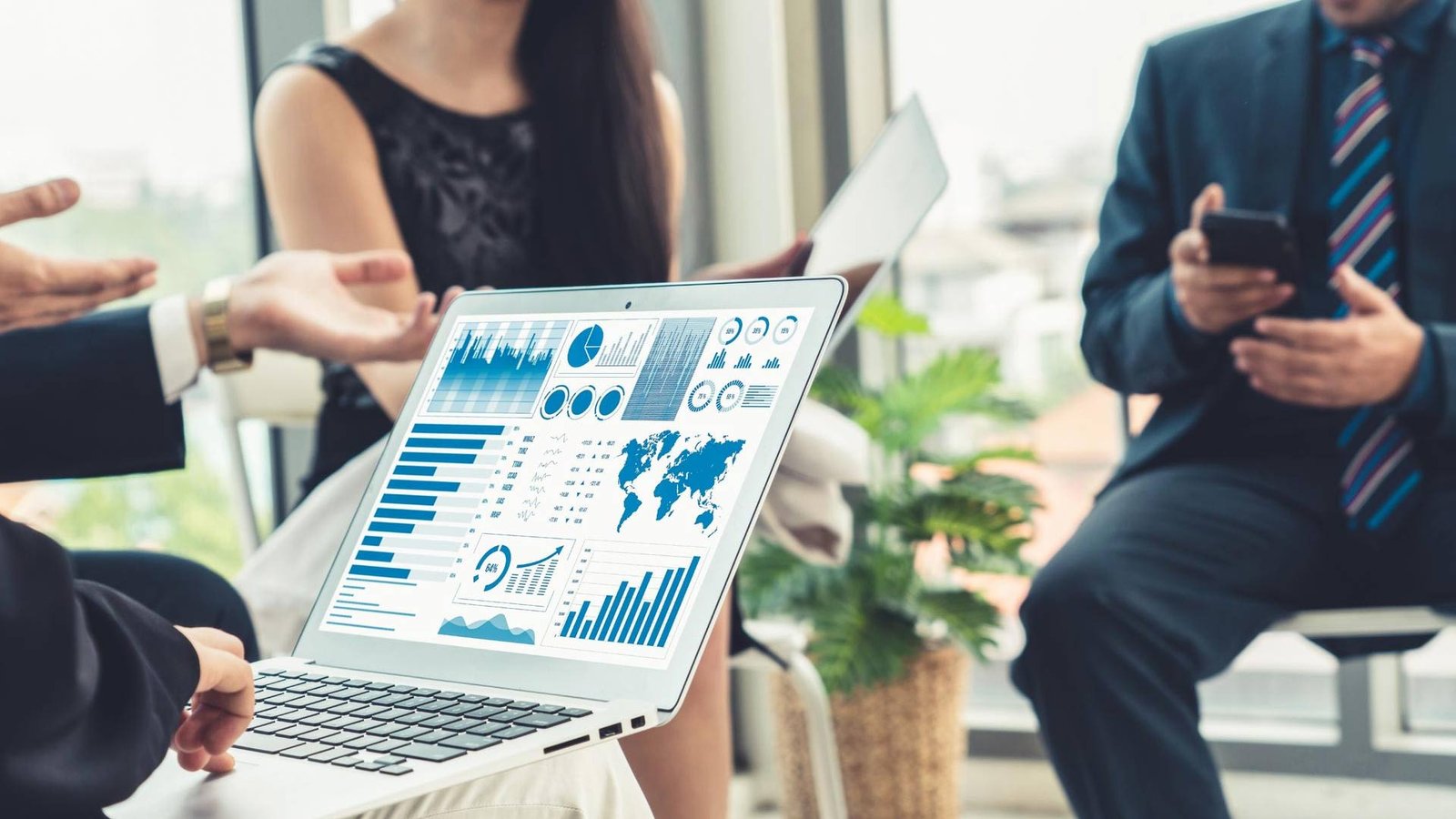 U.S. Consumers Spend More to Save More; BFCM Sales Expected to Rise by $20 Bn