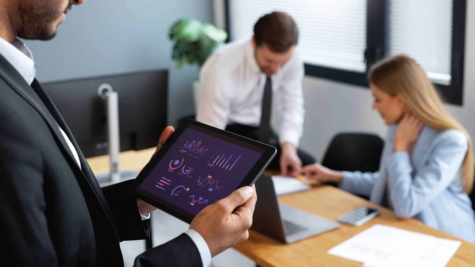 FrontlineIQ launches with $3.3M to pioneer AI coaching for sales teams