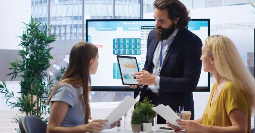 Glass-Media, Samsung Unveil Customized, Sustainable Digital Signage Solution