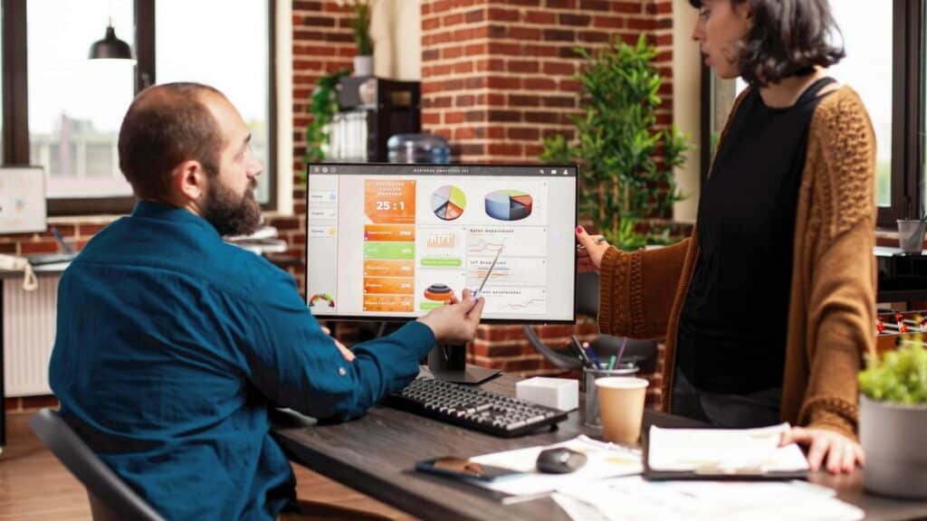 Red Oak Partners with MirrorWeb to Expand Compliance Connectivity