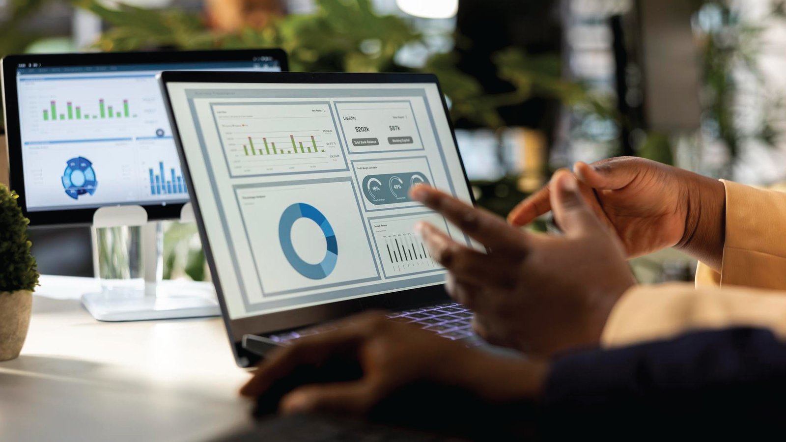 Rokt mParticle Launches Hybrid CDP on Snowflake AI Data Cloud