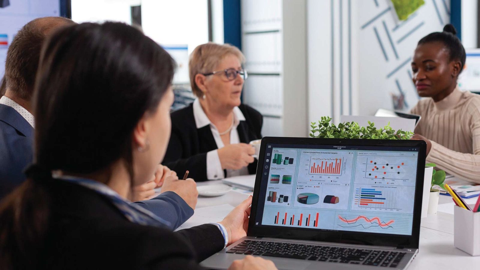 Socialtrait Debuts 1st AI Audience Behavior Simulation SaaS Platform