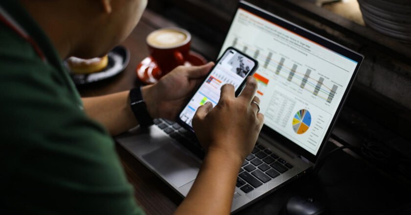 Social Media Overtakes Traditional Channels for Holiday Shopping Inspiration