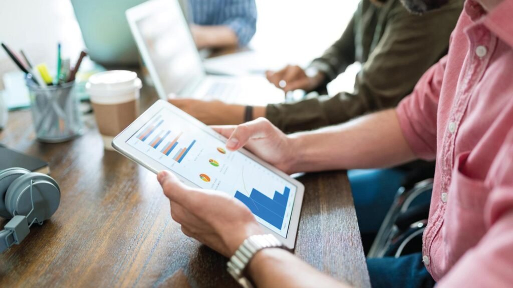 StackAdapt and iHeartMedia Bring Broadcast Radio to Programmatic Ads