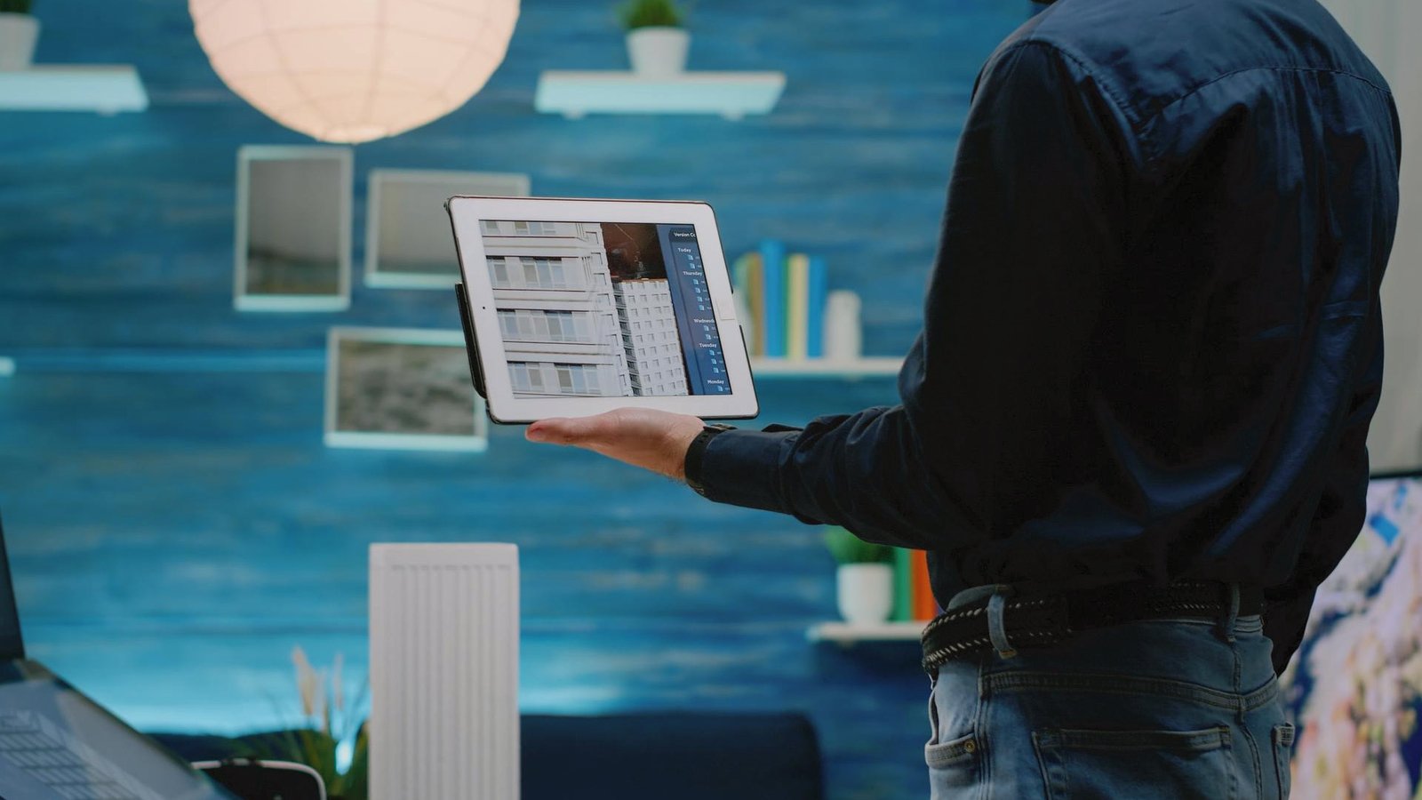 Versus Systems Partners With LiftMedia to Launch New DOOH Experiences