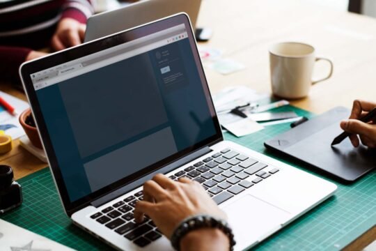 ESTsoft and Samsung Electronics Unveil 'AI Promoter' at CES 2026