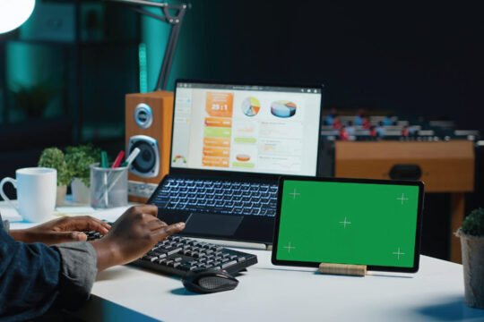 StackAdapt Report: Top Marketers 4X More Likely to Use AI in 2026